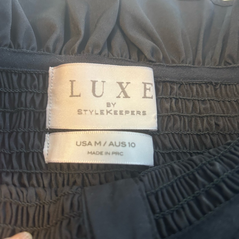 Luxe by Stylekeepers, black, off-shoulder, smocked-bodice, flowing bottom. Sz M - Picture 6 of 12